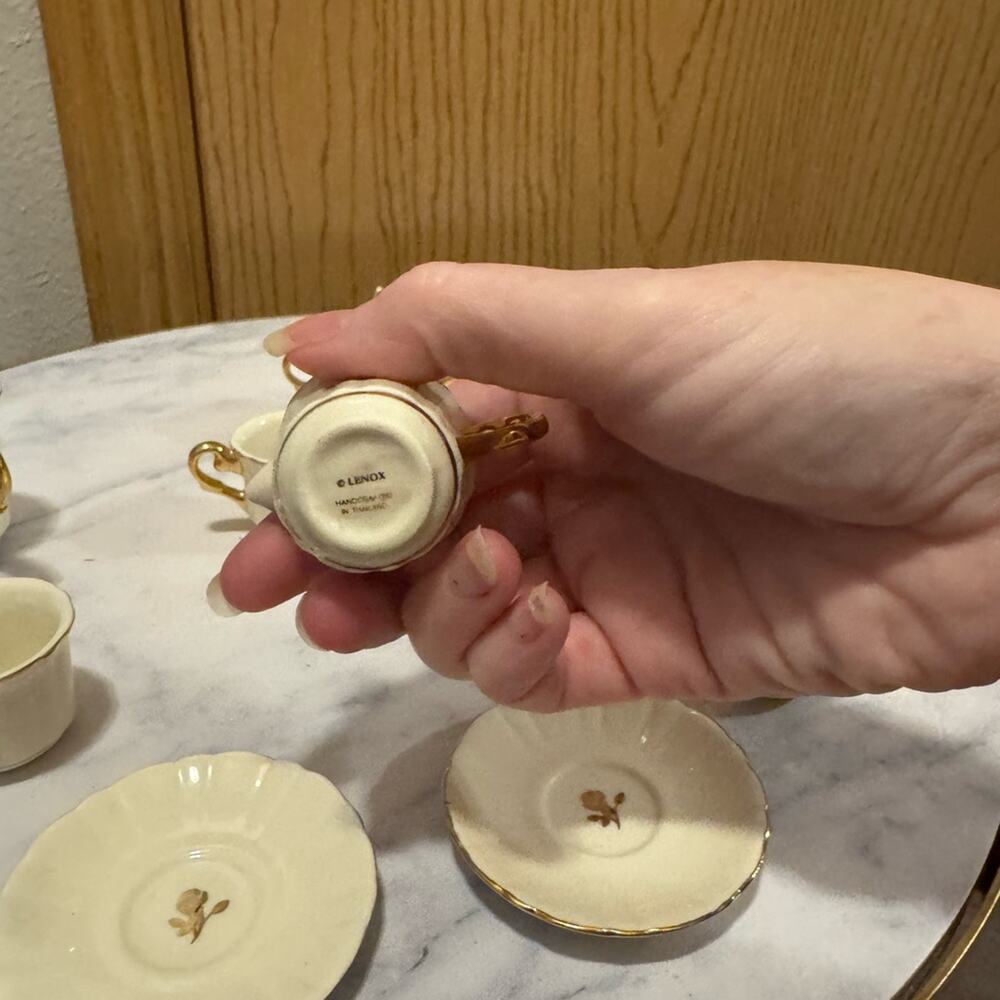 Lennox miniature tea set - missing one lid ! - Picture 7 of 12